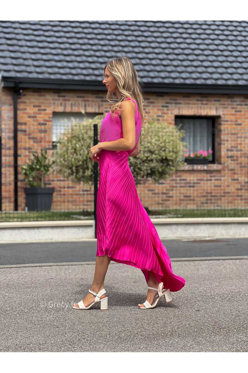 robe longue rose fuchsia plissée asymétrique grecy mango une bretelle manche cérémonie soirée gala chic tenue look