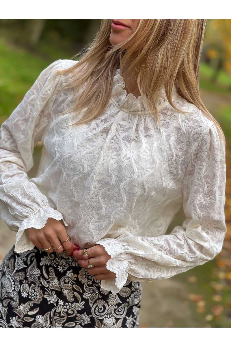 blouse chemise beige écru blanche fleurie texturée chic automne hiver 2023 mode outfit sézane zara mango