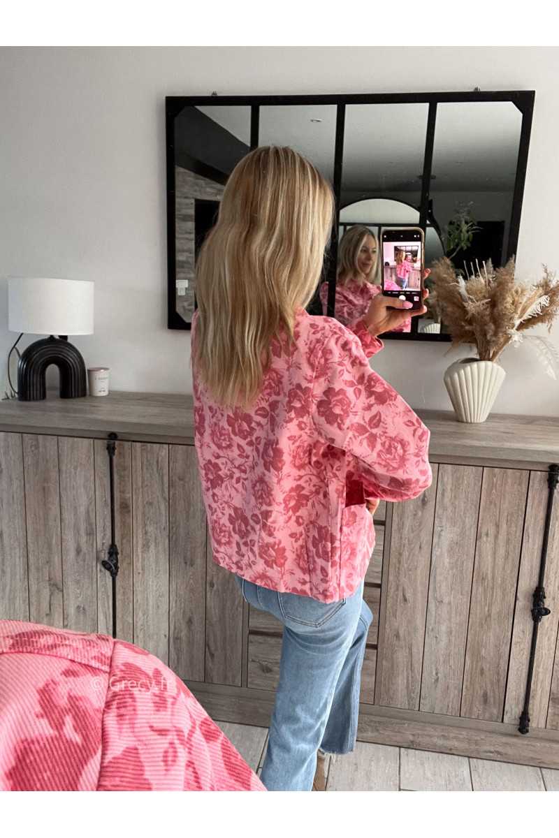 veste en jean fleurie rose pastel tendance mode printemps 2024 grecy outfit ootd look