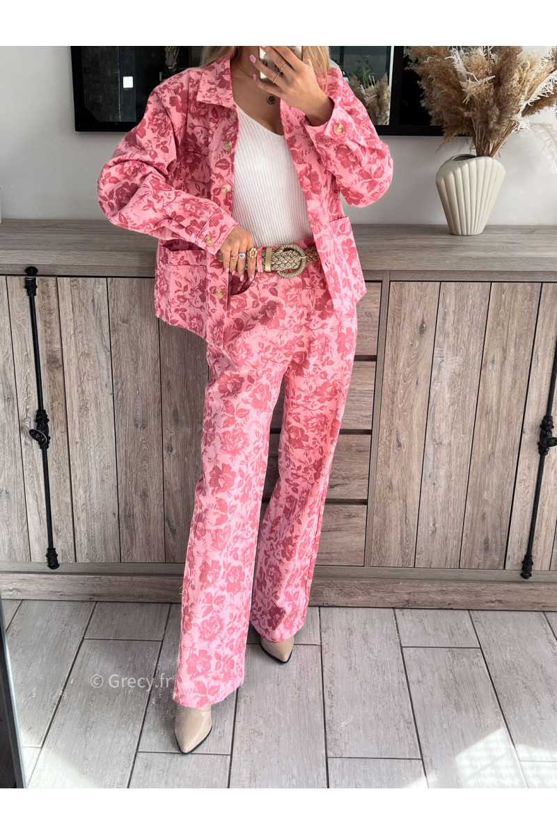 jean pantalon fleuri rose pastel tendance mode printemps 2024 grecy outfit ootd look