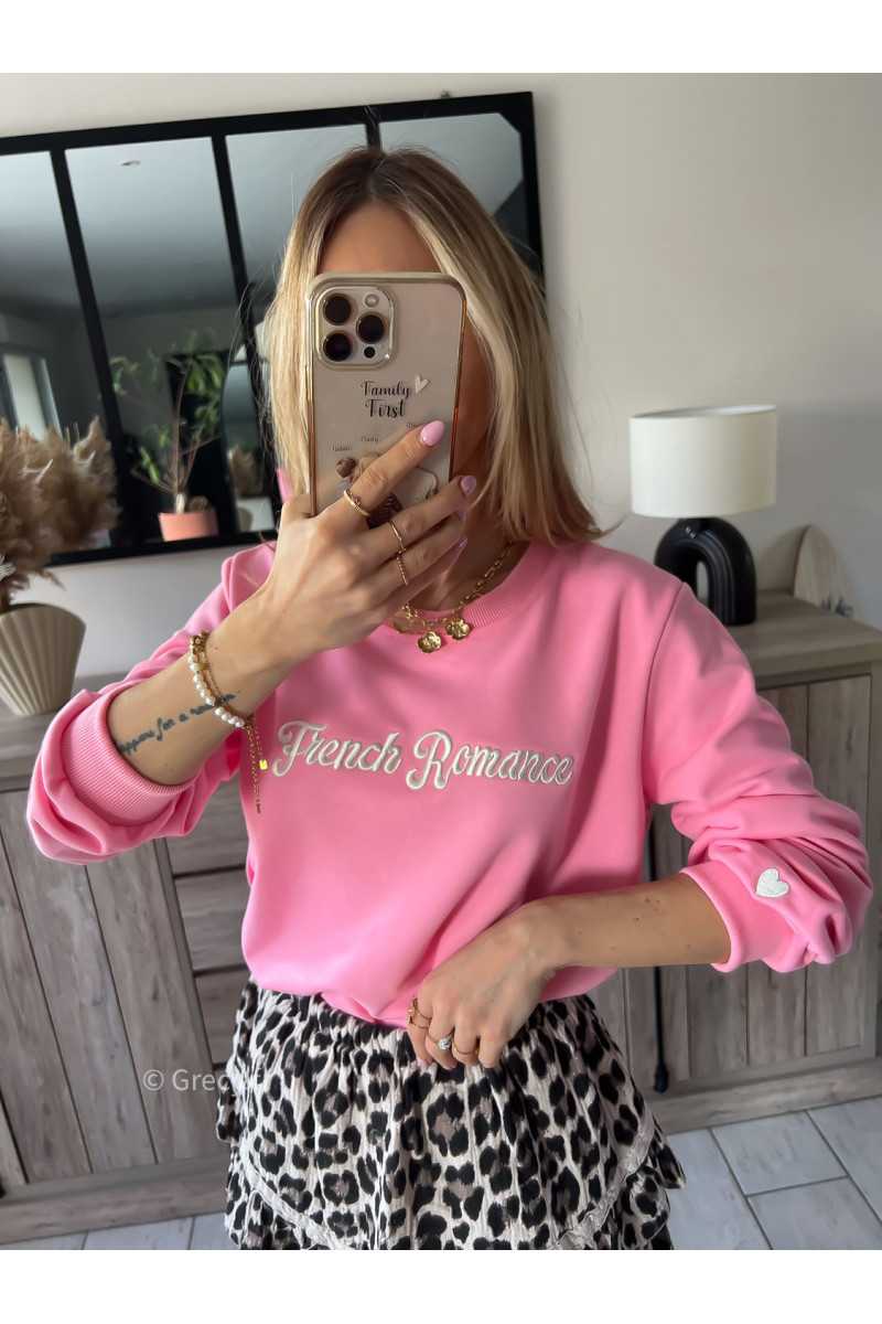 Sweat rose French Romance mode grecy printemps 2024 ootd look tenue outfit