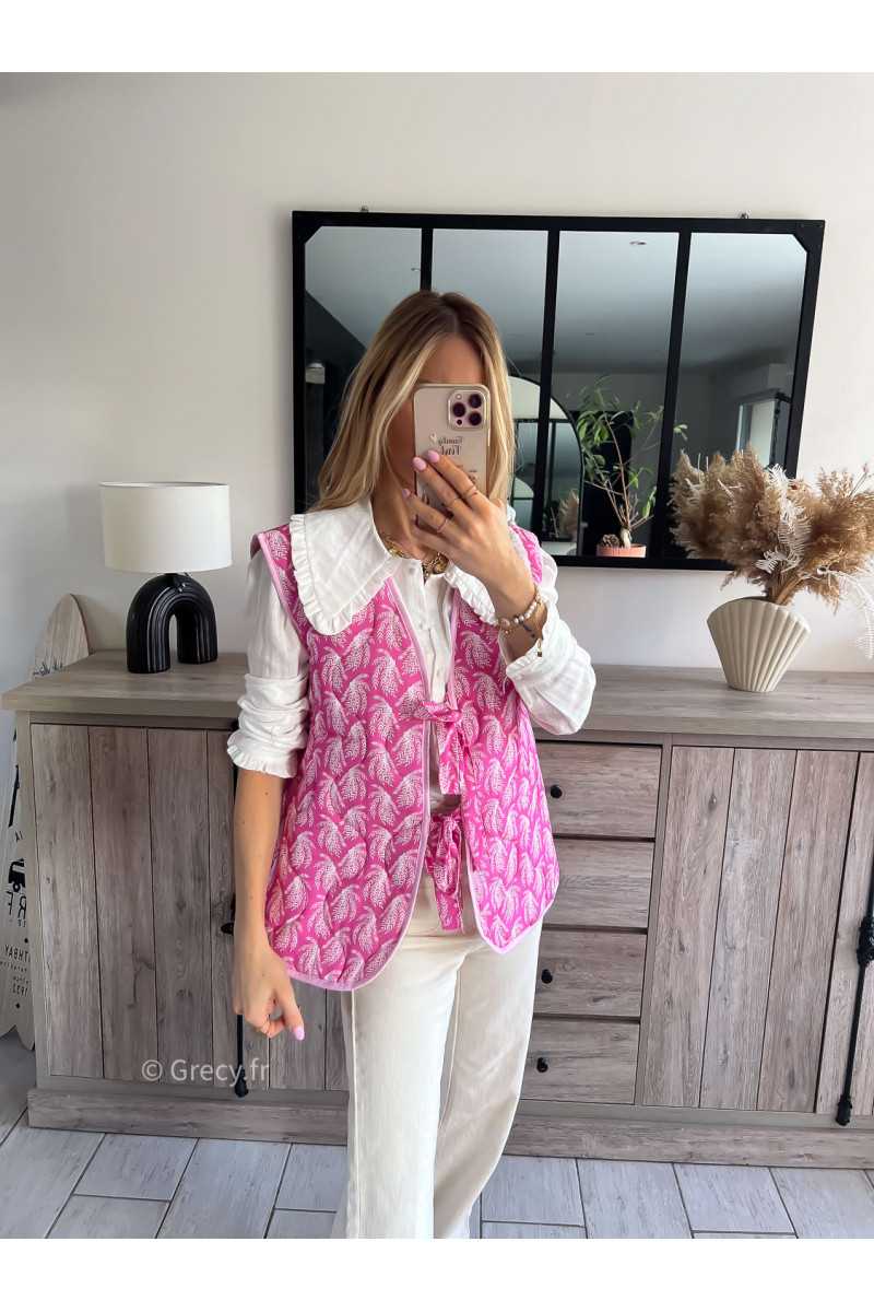gilet veste sans manches boléro rose palmiers matelassée grecy outfit look ootd mode tendance printemps 2024