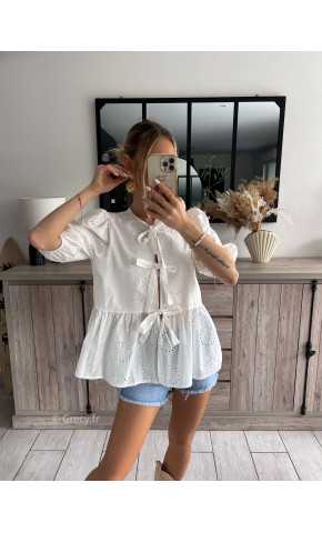blouse blanche broderie anglaise noeuds printemps été 2024 mode look ootd outfit grecy