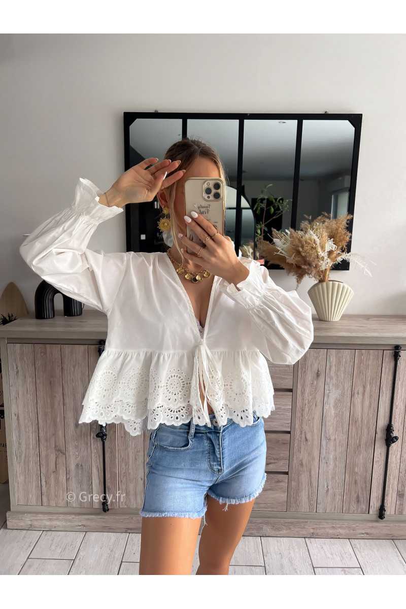 blouse blanche noeud broderie anglaise volants manches longues printemps été 2024 mode look ootd outfit grecy