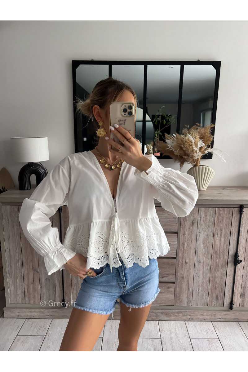 blouse blanche noeud broderie anglaise volants manches longues printemps été 2024 mode look ootd outfit grecy