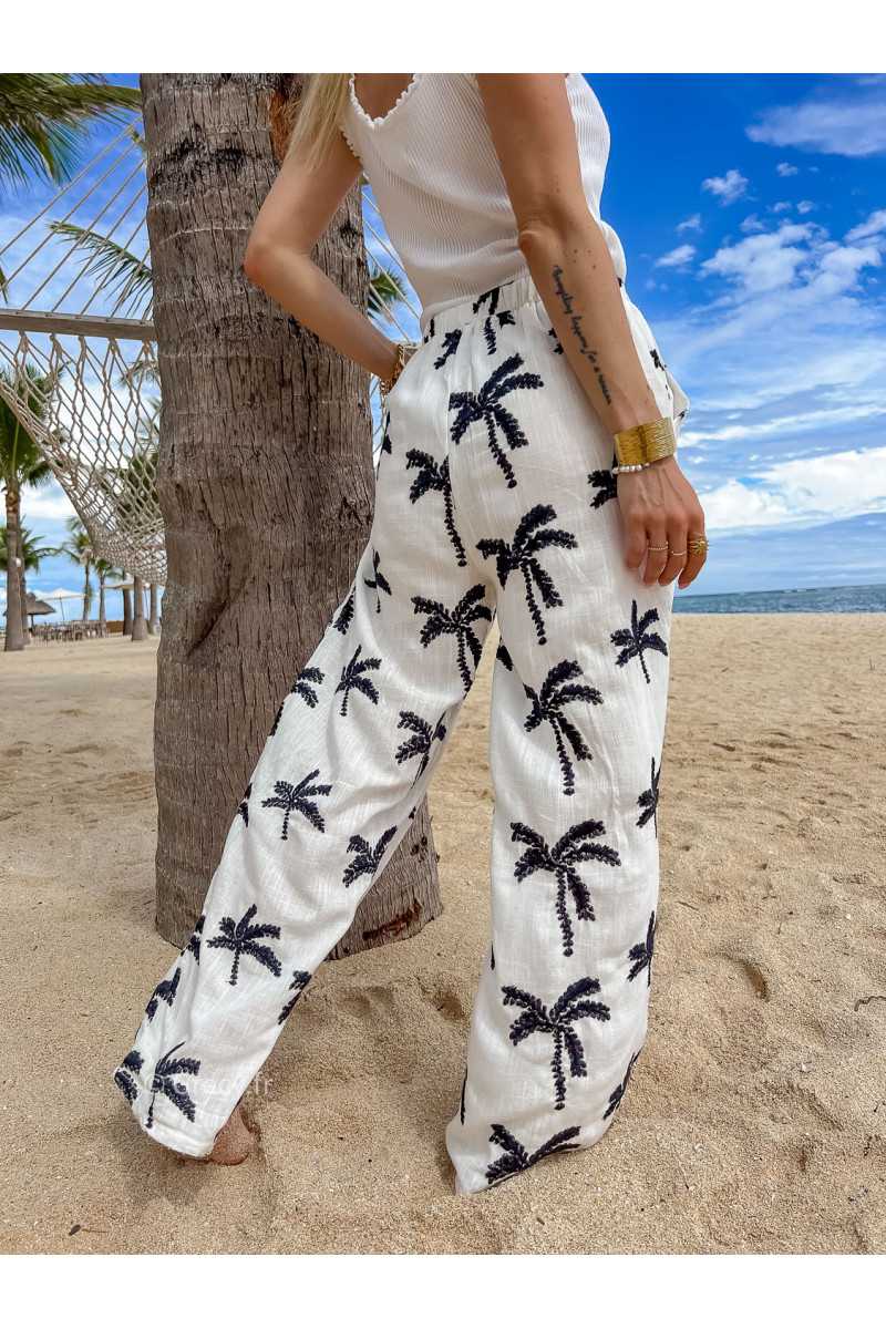 pantalon fluide loin palmiers blanc noir mode ootd look printemps été 2024 plage