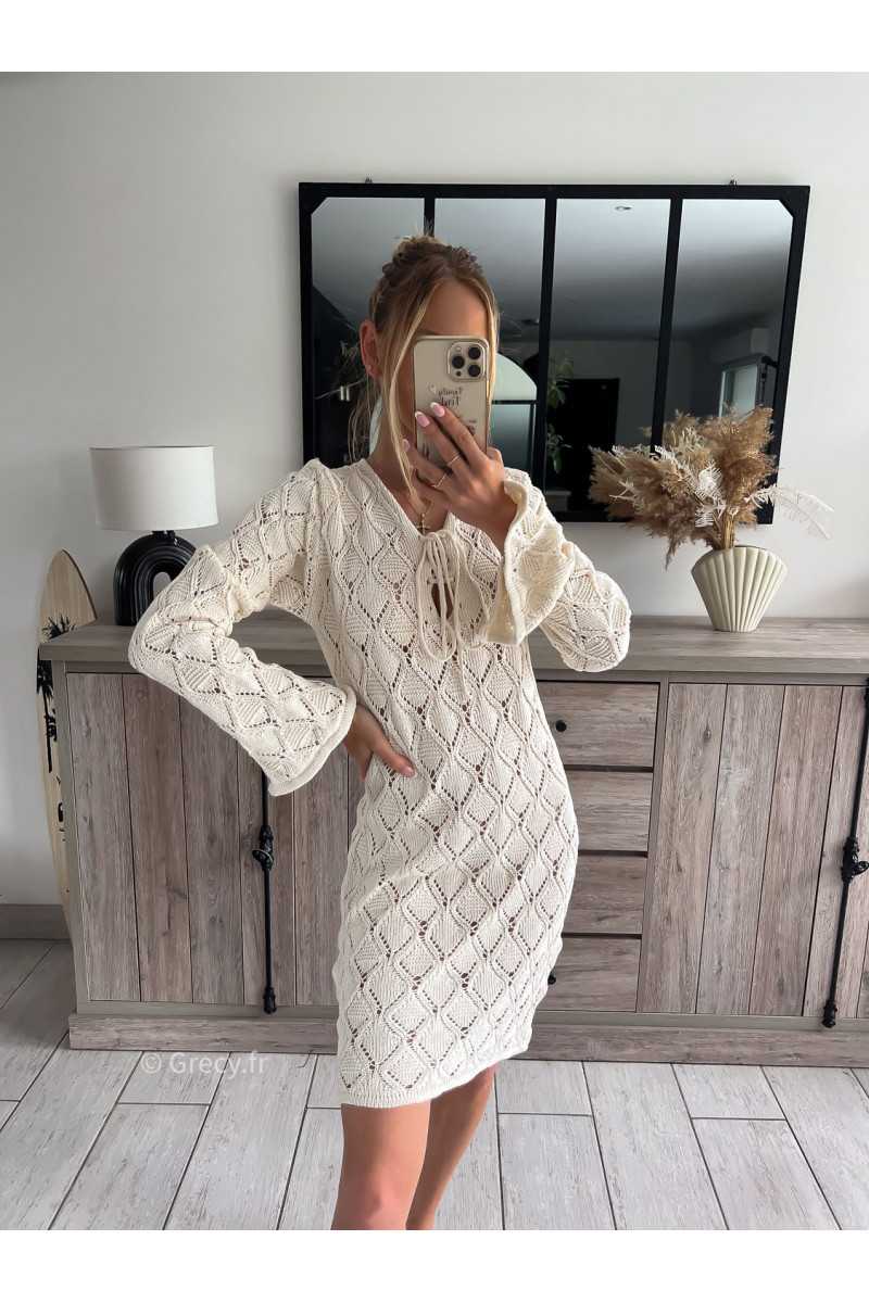 robe maille crochet blanche manches longues lacets grecy mode ootd outfit look printemps été 2024