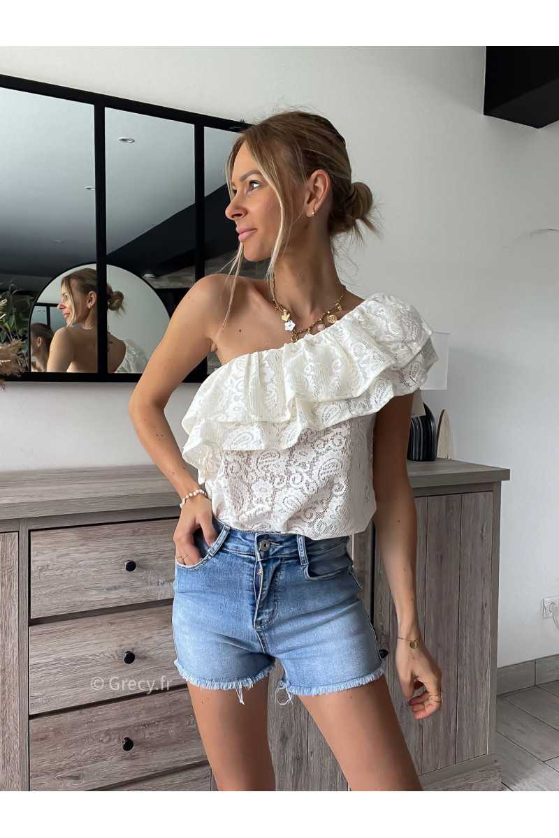 Top asymétrique blanc dentelles volants motifs une épaule grecy look tenue mode tendance
