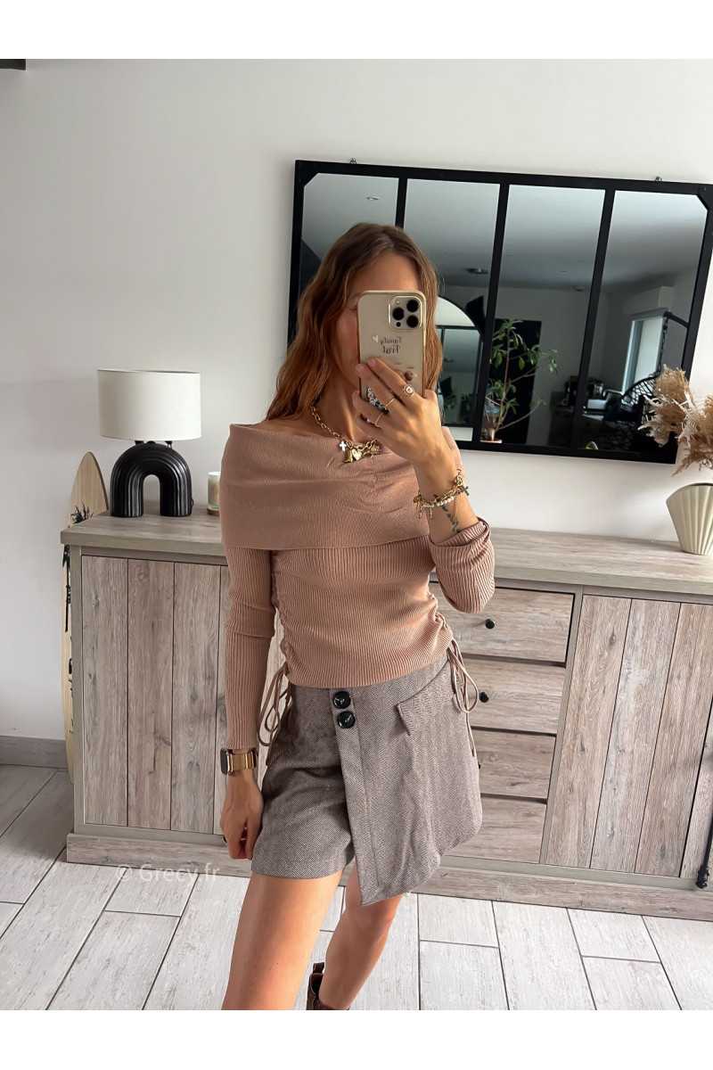 Pull fin taupe col bateau marron épaules dénudées automne 2024 tendance look ootd grecy
