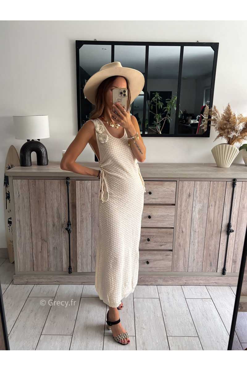 robe longue maille crochet roses relief fleurs plage chic tendance 2024 style mode ootd grecy