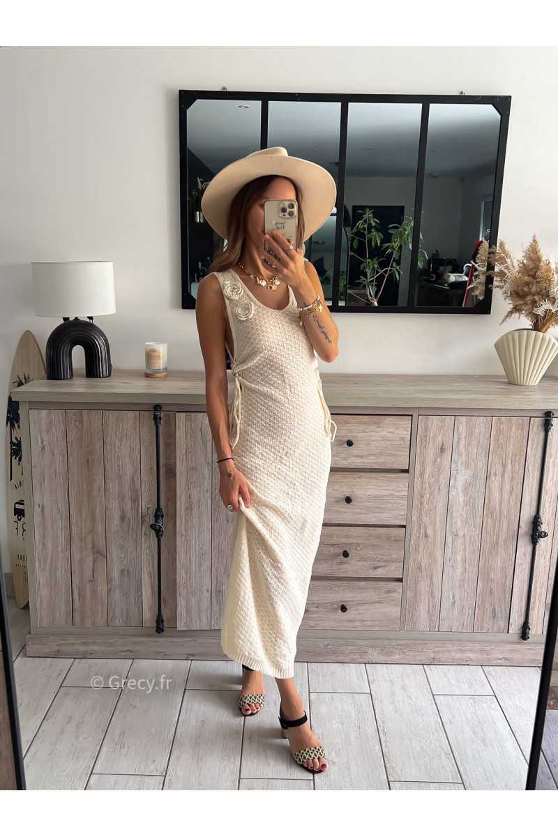 robe longue maille crochet roses relief fleurs plage chic tendance 2024 style mode ootd grecy