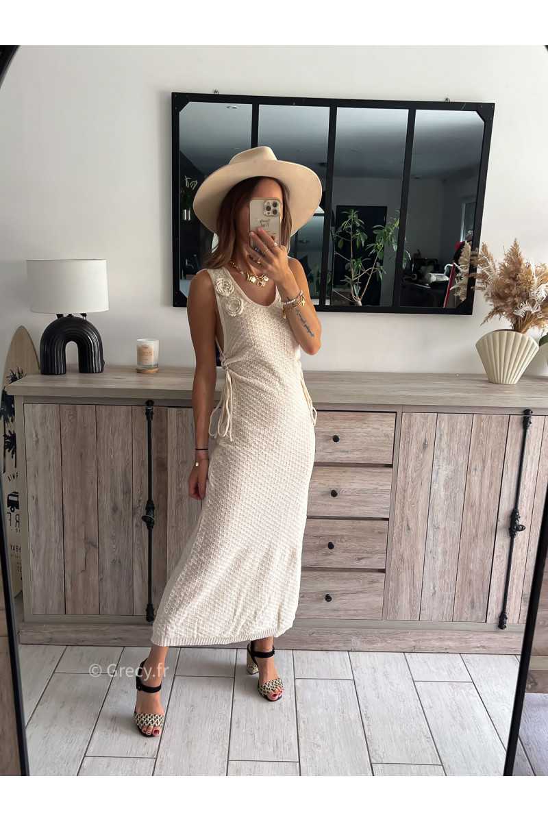 robe longue maille crochet roses relief fleurs plage chic tendance 2024 style mode ootd grecy