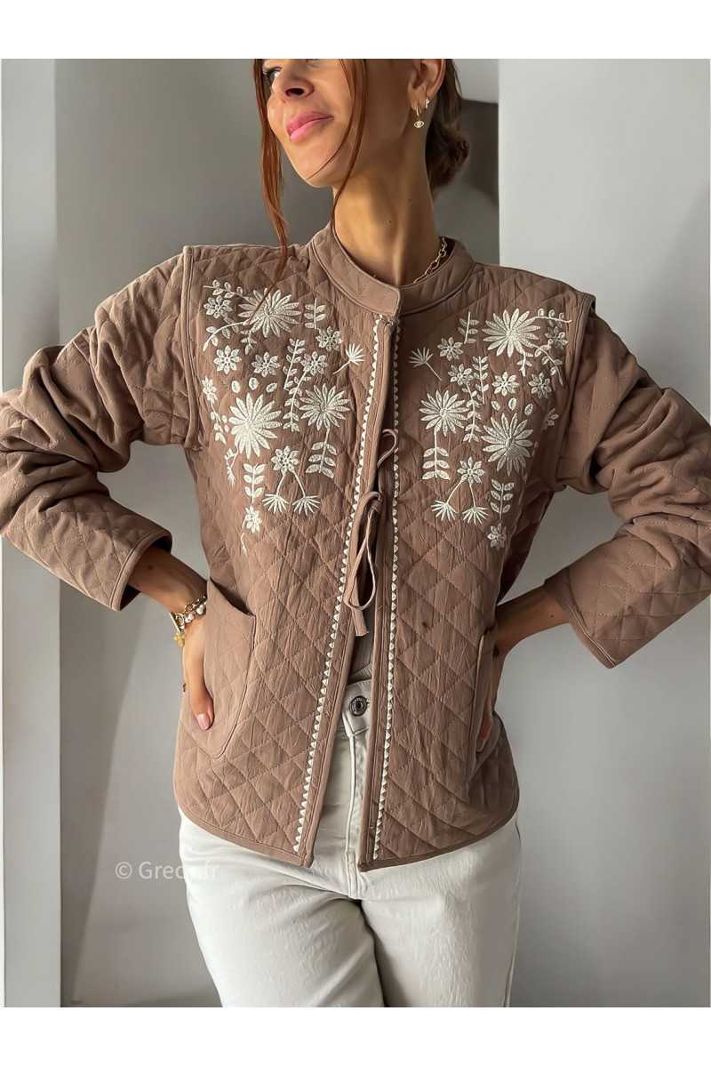 Veste matelassée brodée taupe automne hiver 2024 mode tendance grecy ootd outfit look chic