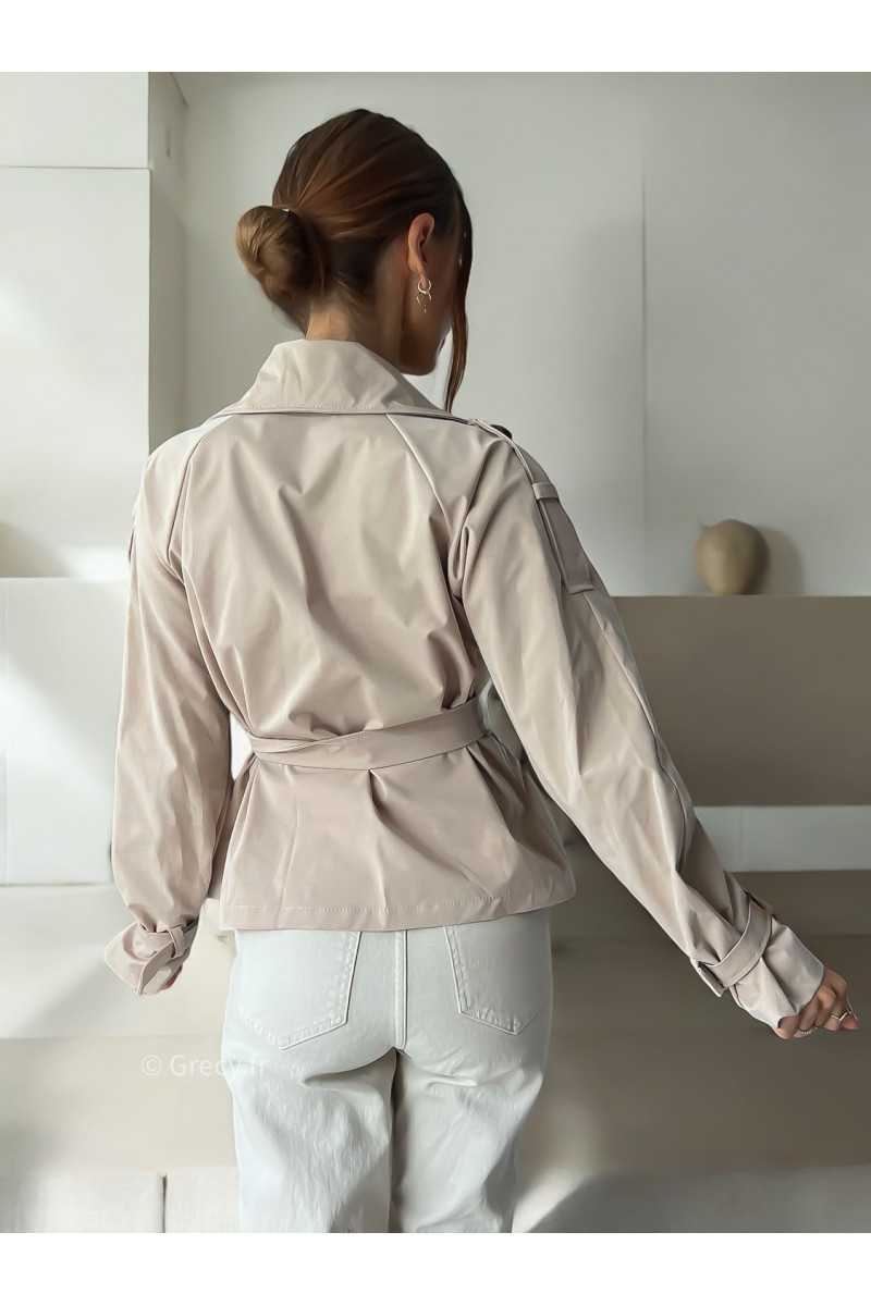 veste trench court beige clair automne hiver 2024 mode tendance grecy ootd outfit look chic