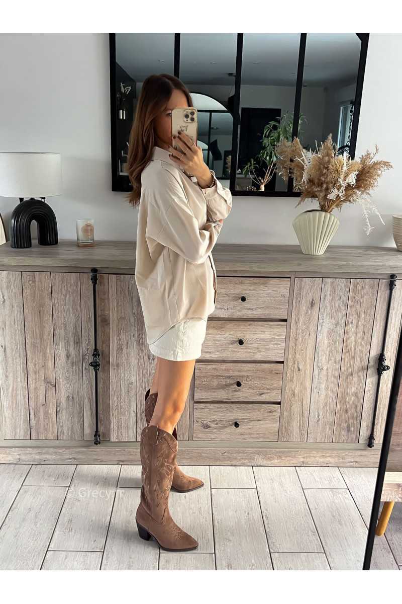 Chemise beige asymétrique satinée claire blanche écru chic grecy mode ootd tenue outfit look automne 2024