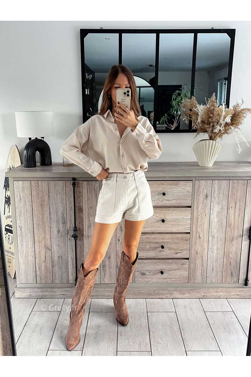 Chemise beige asymétrique satinée claire blanche écru chic grecy mode ootd tenue outfit look automne 2024