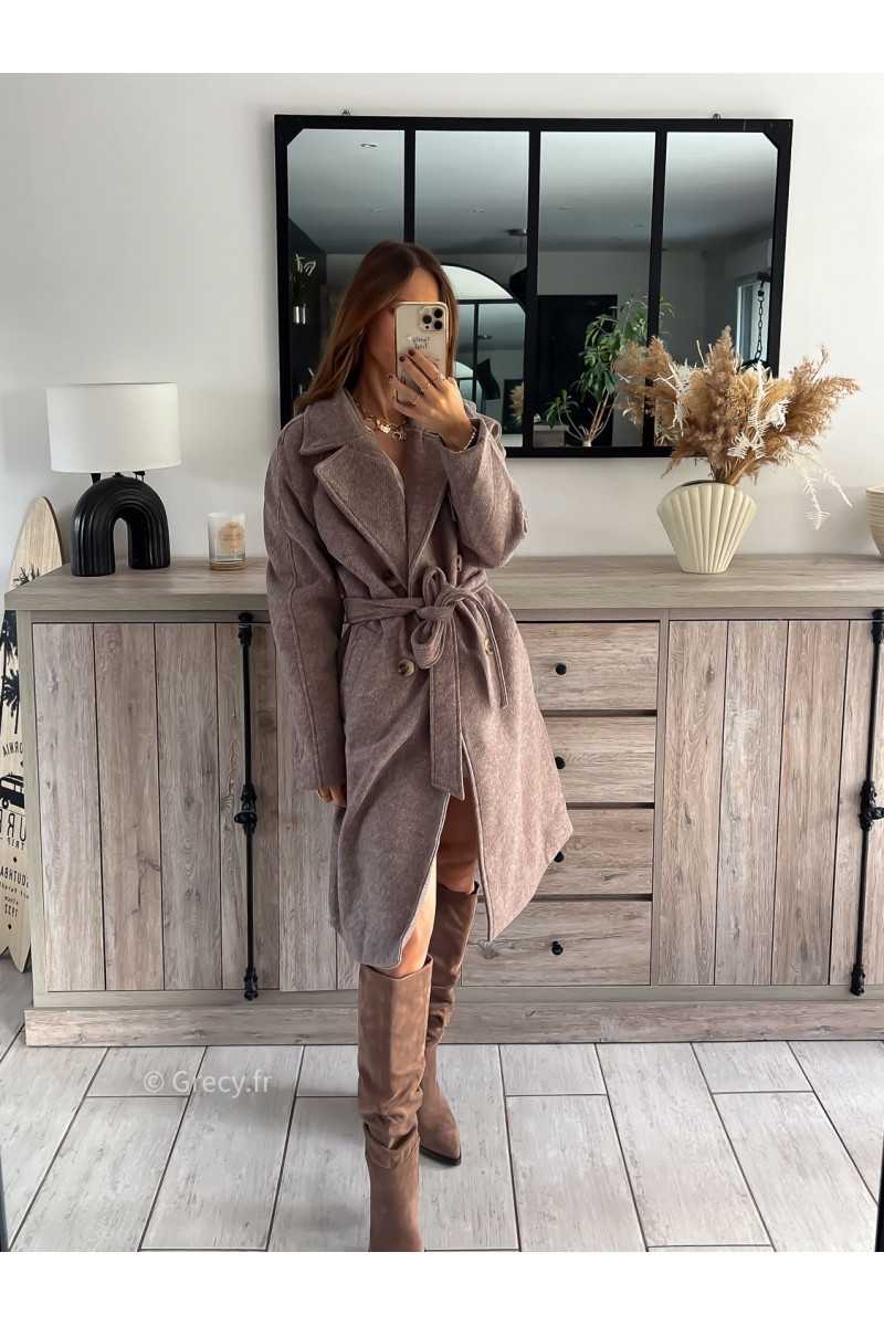 manteau long taupe marron chaud hiver ceinturé chic grecy mode ootd tenue outfit look automne 2024