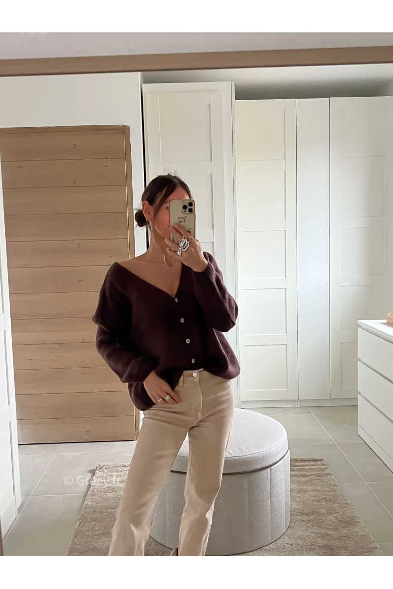 gilet cardigan marron chocolat mohair maille mode tendance look grecy automne hiver 2024 2025 chaud