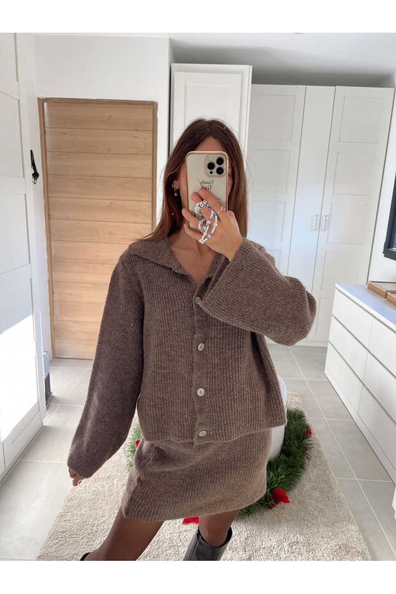Ensemble maille taupe marron jupe et gilet laine mode tendance look grecy hiver