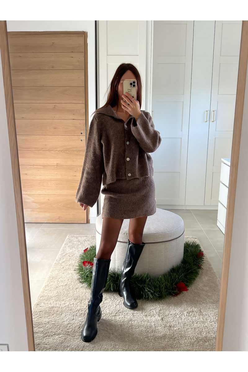 Ensemble maille taupe marron jupe et gilet laine mode tendance look grecy hiver