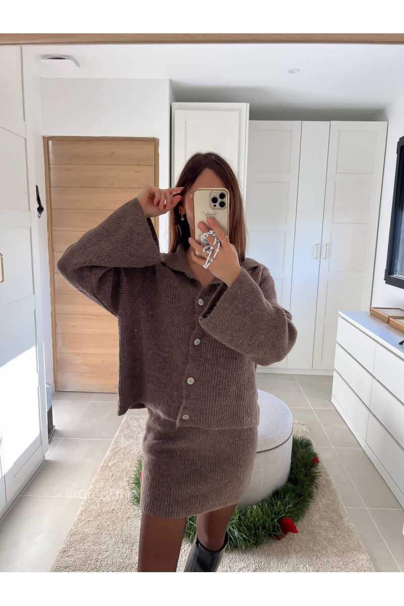Ensemble maille taupe marron jupe et gilet laine mode tendance look grecy hiver