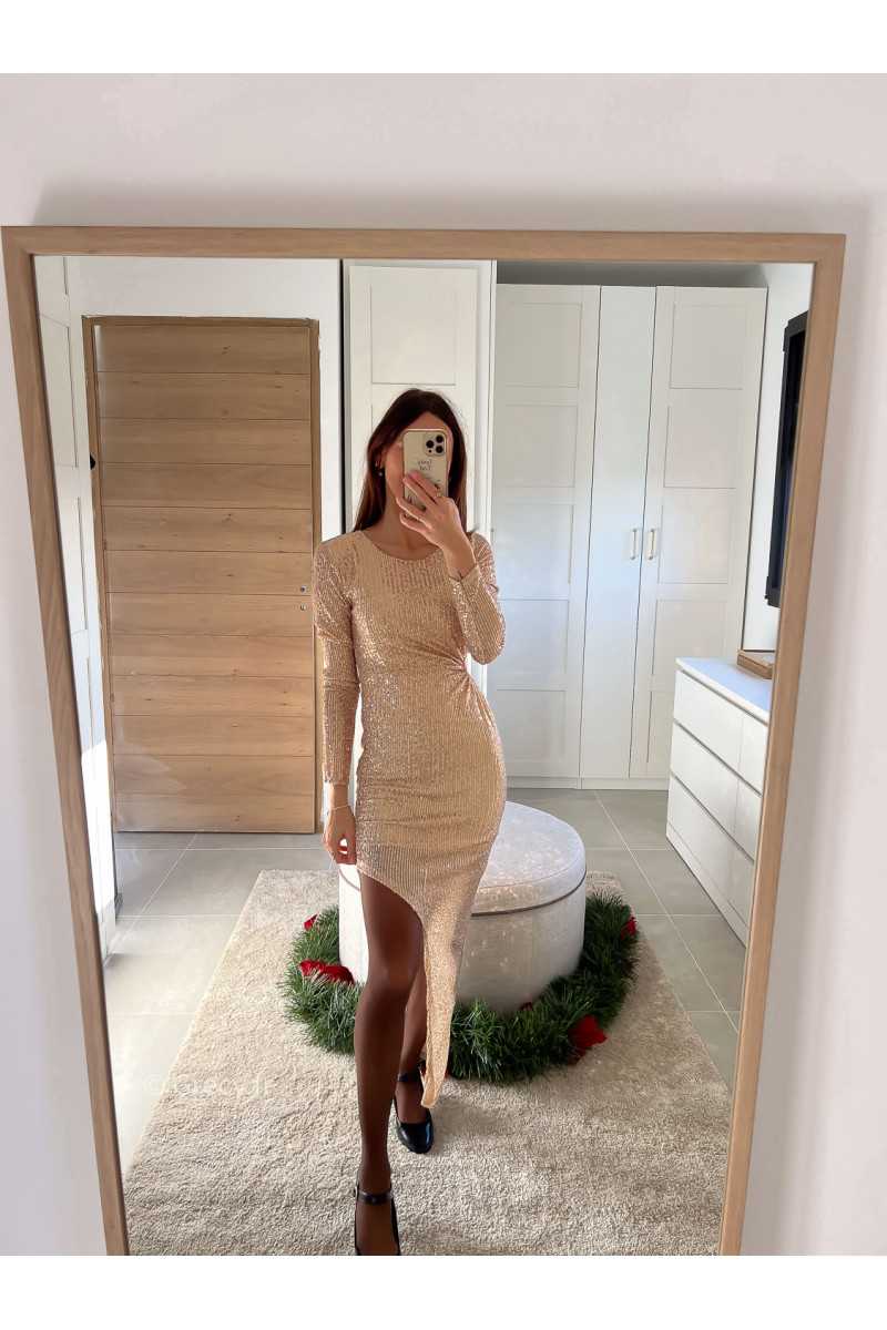 robe longue manches longues sequins pailleté dorée or ouverte côté fendue noël fêtes mode tendance look grecy hiver