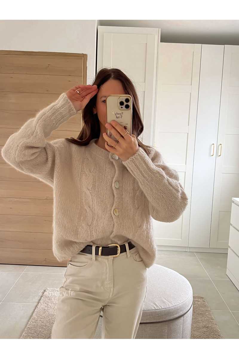 gilet cardigan maille torsadé beige mohair tendance mode grecy look automne hiver 2024