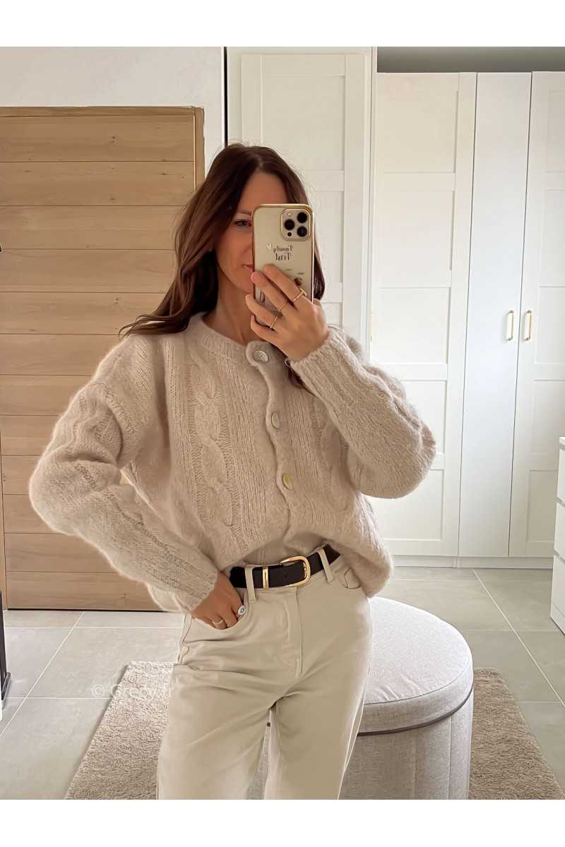 gilet cardigan maille torsadé beige mohair tendance mode grecy look automne hiver 2024