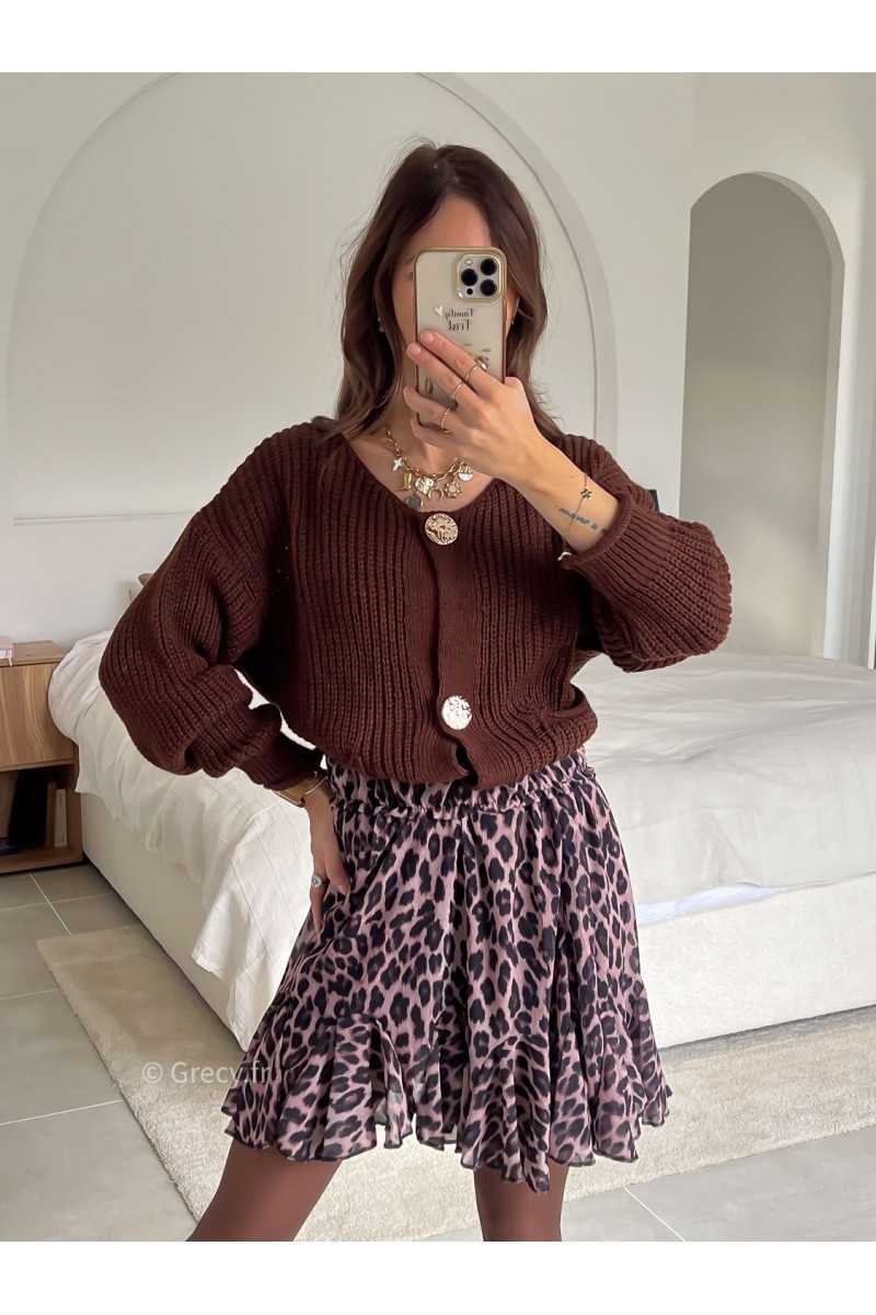 Gilet marron boutons dorés or tendance mode grecy look automne hiver 2024