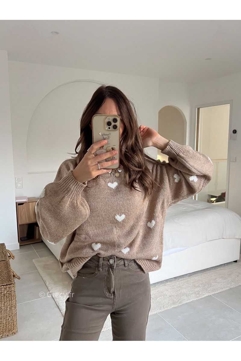 pull coeurs marron taupe maille tendance mode grecy look automne hiver 2024