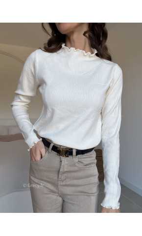 Pull col montant volants blanc écru mode grecy look tendance 2025