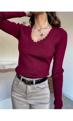 Pull col V dentelé bordeaux mode grecy look tendance 2025