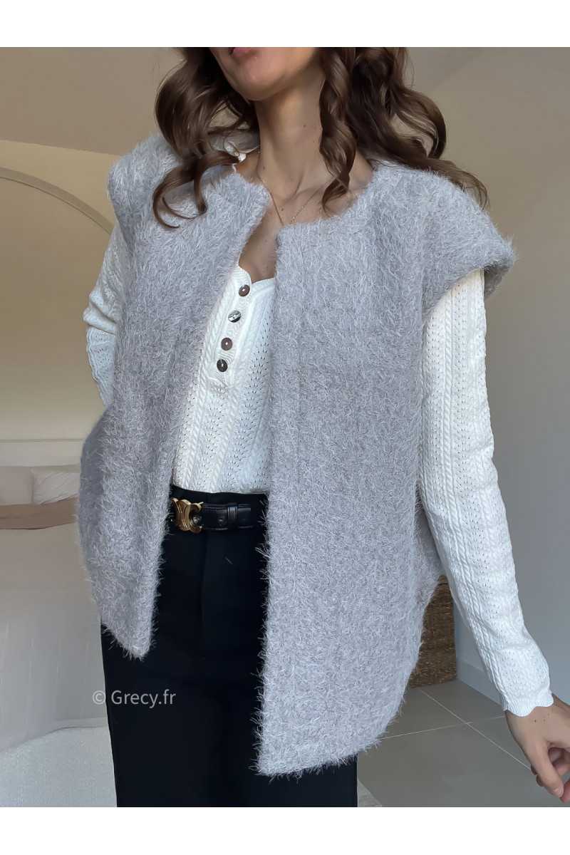 Gilet sans manches fausse fourrure gris clair grecy look tendance 2025