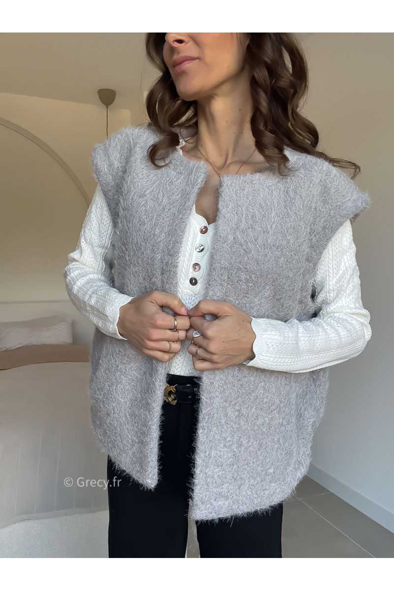 Gilet sans manches fausse fourrure gris clair grecy look tendance 2025
