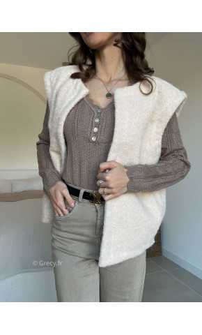 Gilet veste sans manches fausse fourrure beige clair grecy look tendance 2025