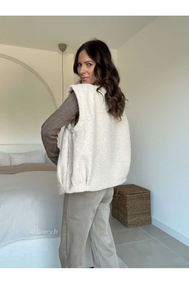 Gilet veste sans manches fausse fourrure beige clair grecy look tendance 2025