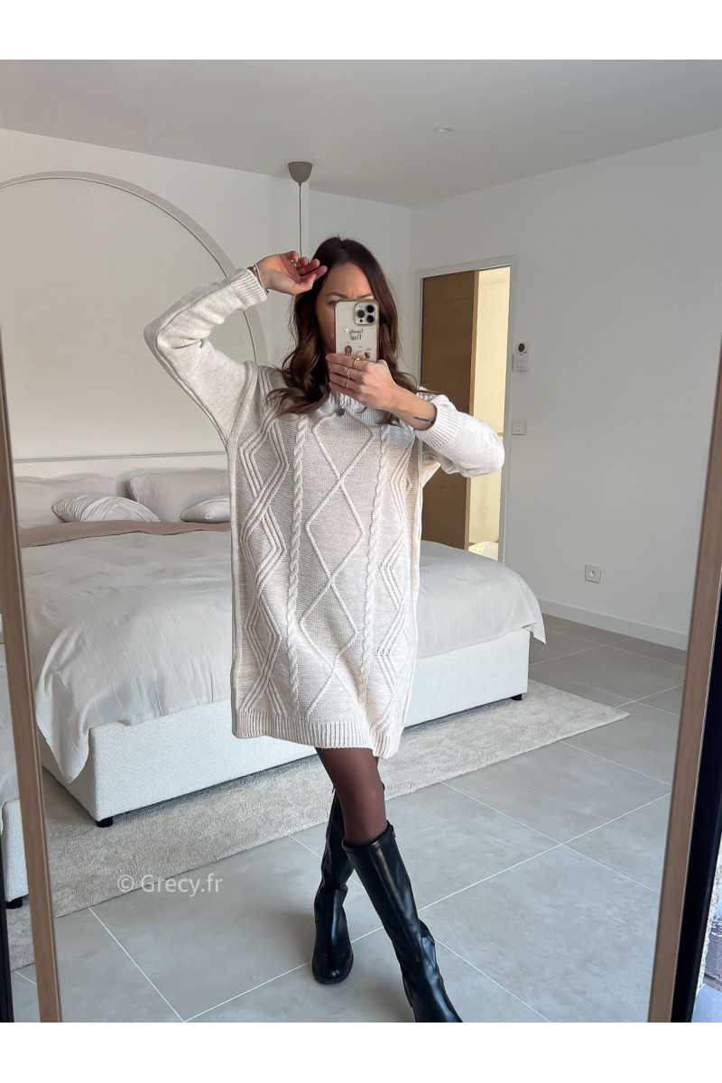 Robe pull beige maille torsadée hiver mode tendance 2025 grecy