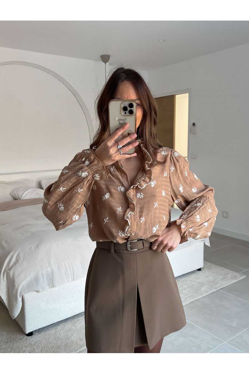 Blouse marron clair broderies volants fluide printemps mode tendance 2025 grecy