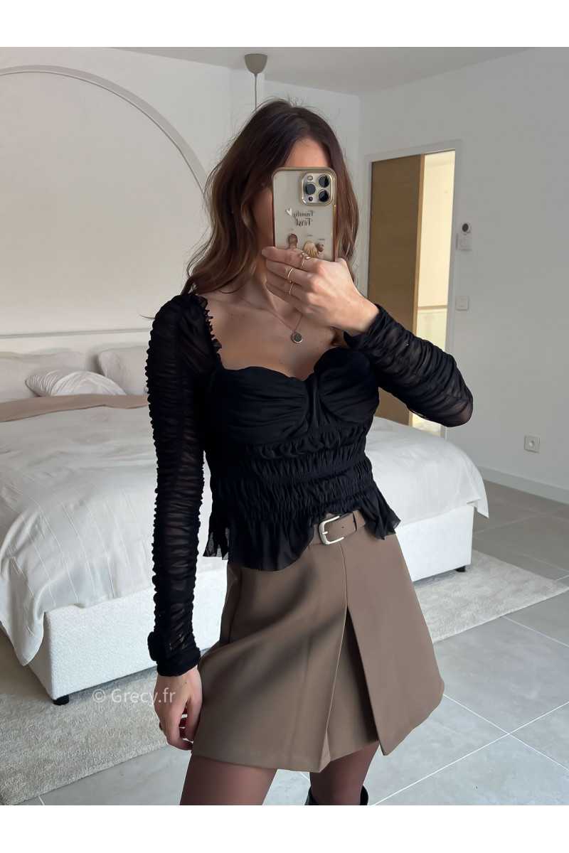 Top noir romantique volants fluide printemps mode tendance 2025 grecy