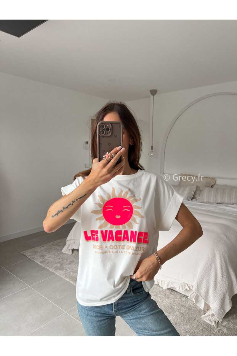 t-shirt blanc et rose motif soleil les vacances été printemps 2025 mode grecy tendance look