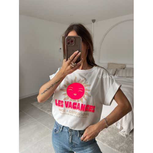 t-shirt blanc et rose motif soleil les vacances été printemps 2025 mode grecy tendance look