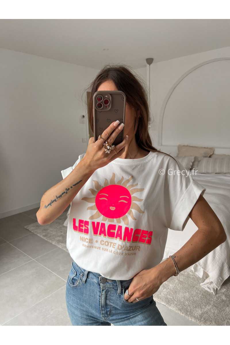 t-shirt blanc et rose motif soleil les vacances été printemps 2025 mode grecy tendance look