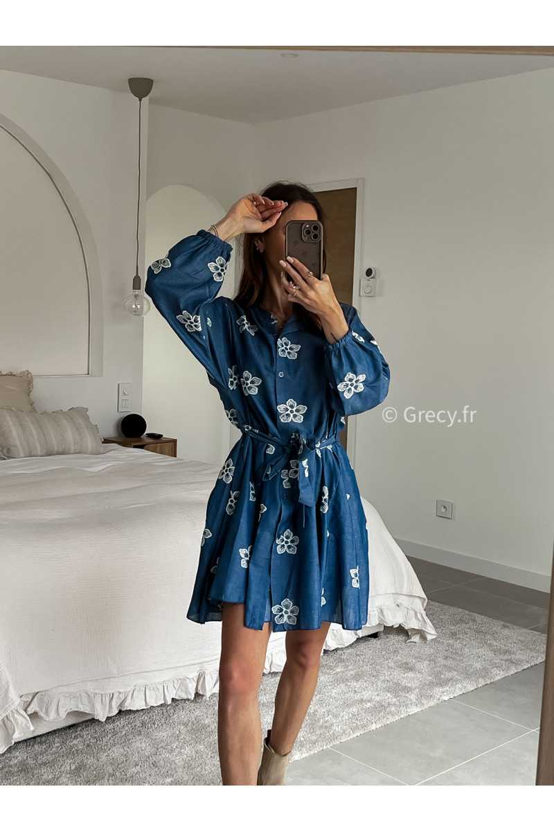 robe en jean fluide denim broderies fleuri été printemps 2025 mode grecy tendance look