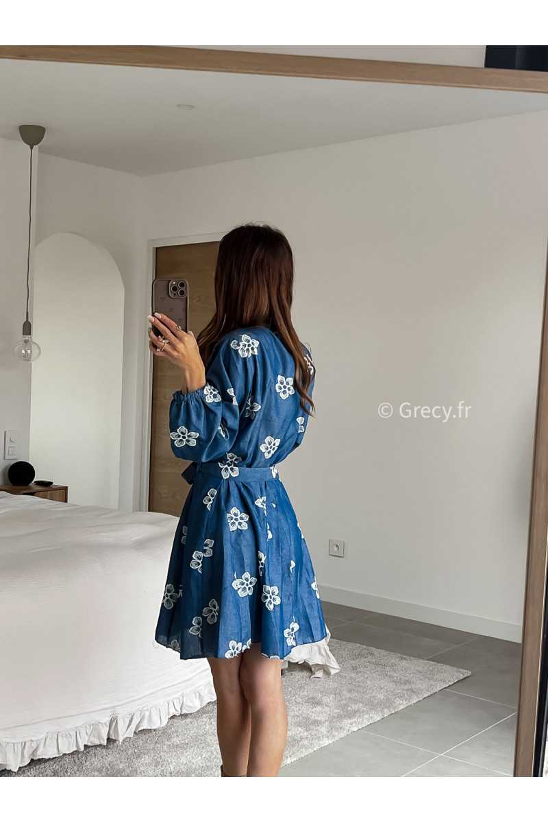 robe en jean fluide denim broderies fleuri été printemps 2025 mode grecy tendance look