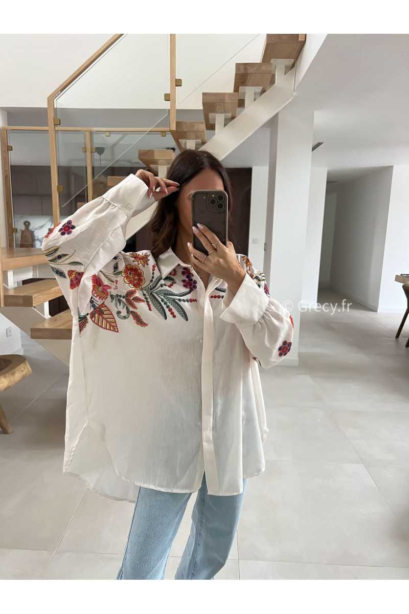 Chemise blanche oversize fleurs fleuri colorés grecy mode tendance printemps été 2025 look intemporel