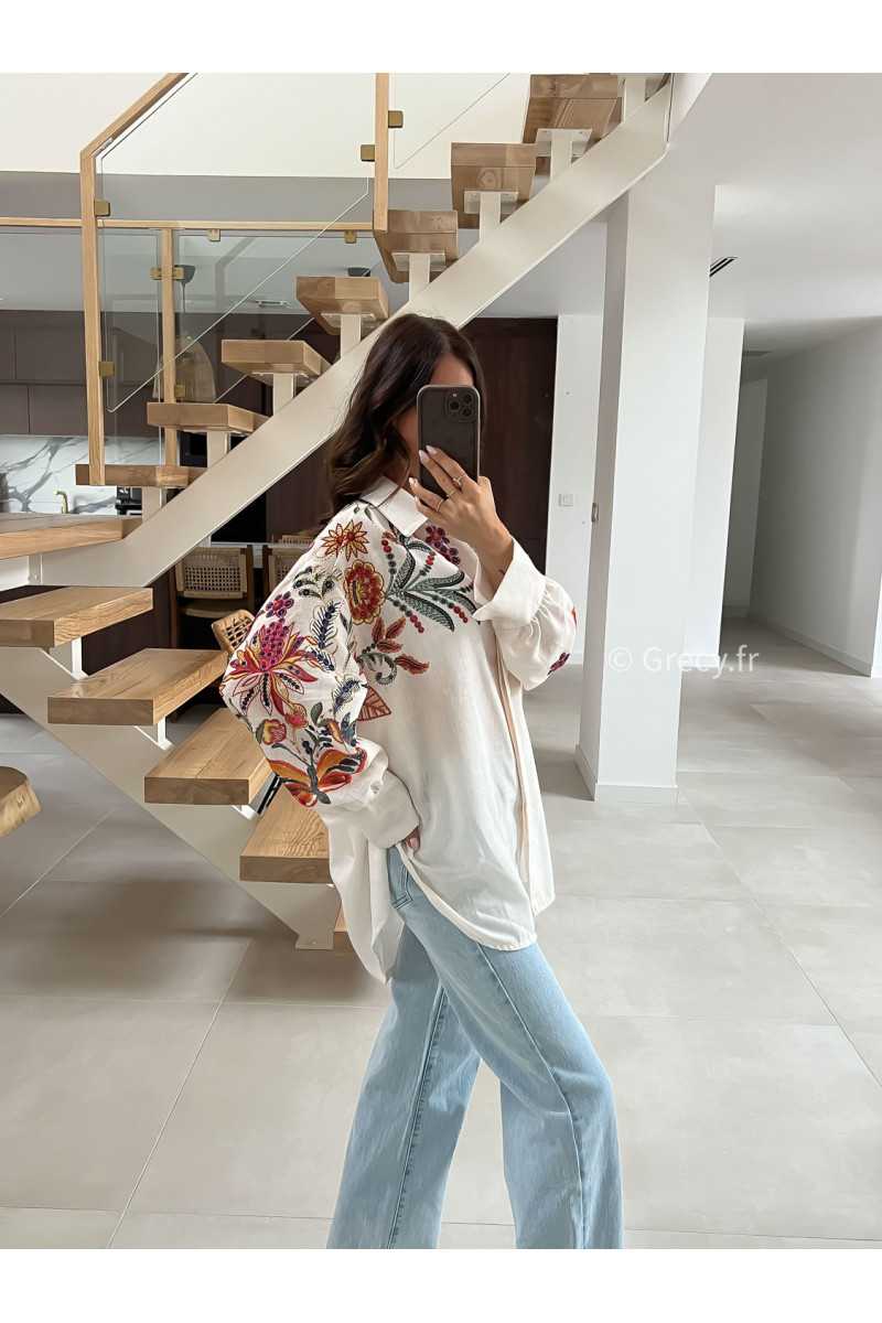 Chemise blanche oversize fleurs fleuri colorés grecy mode tendance printemps été 2025 look intemporel