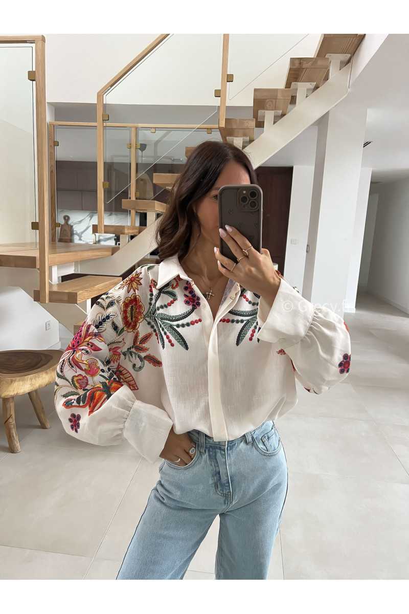 Chemise blanche oversize fleurs fleuri colorés grecy mode tendance printemps été 2025 look intemporel