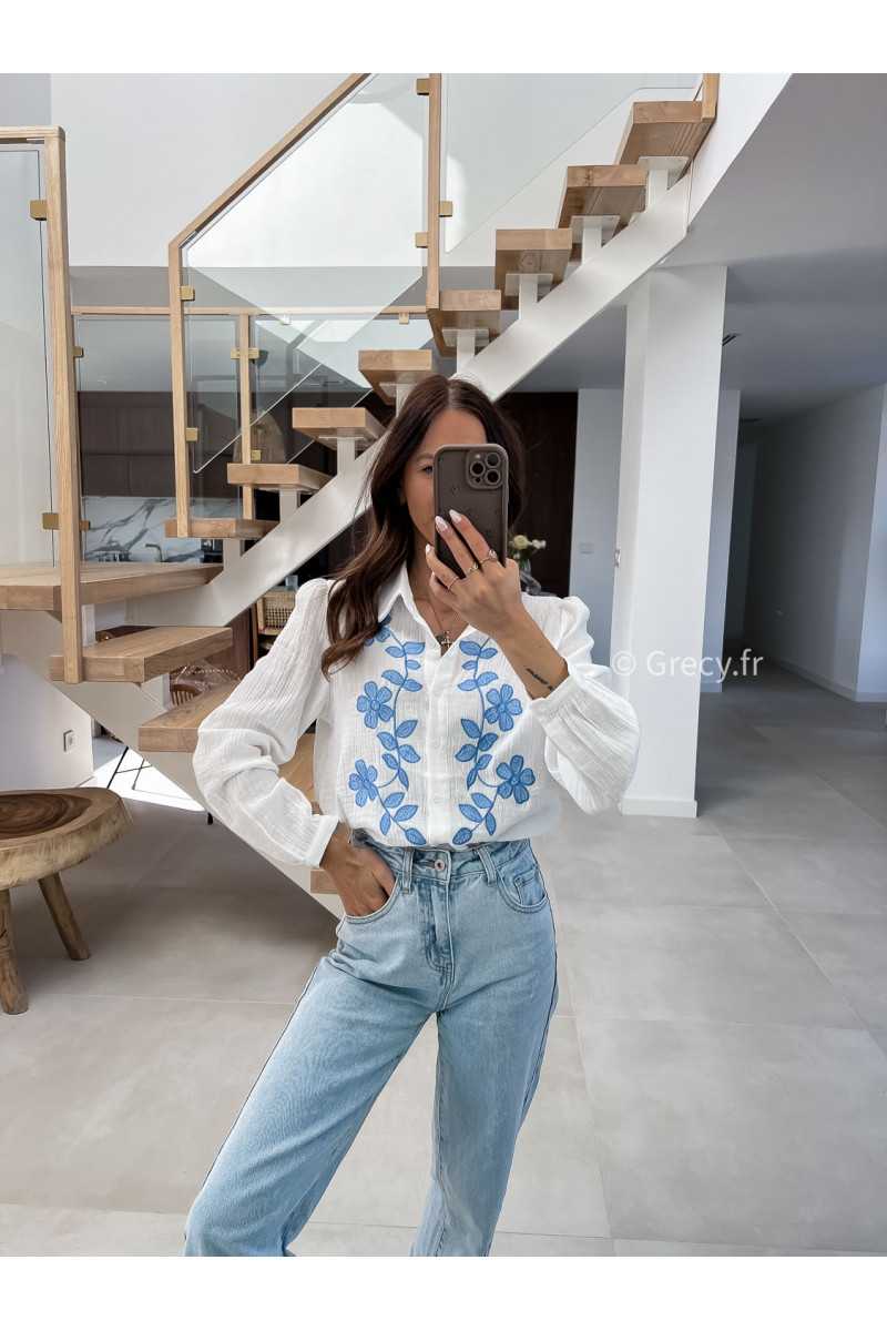 Chemise gaze coton fleurs bleues broderies grecy mode look printemps été 2025 tendance