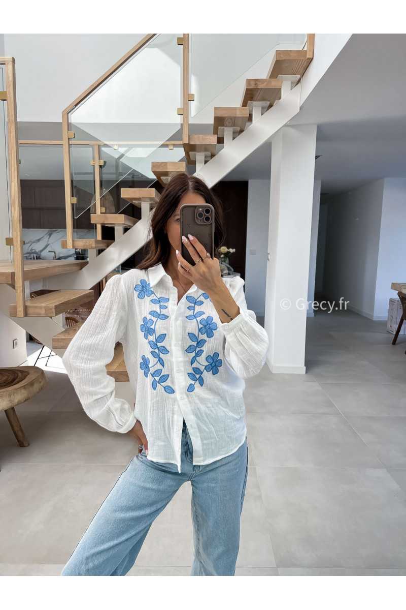 Chemise gaze coton fleurs bleues broderies grecy mode look printemps été 2025 tendance