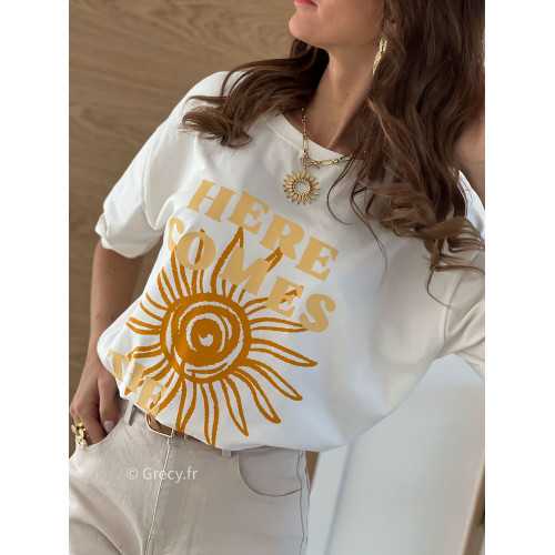 t-shirt blanc oversize soleil jaune printemps été mode tendance basique intemporel